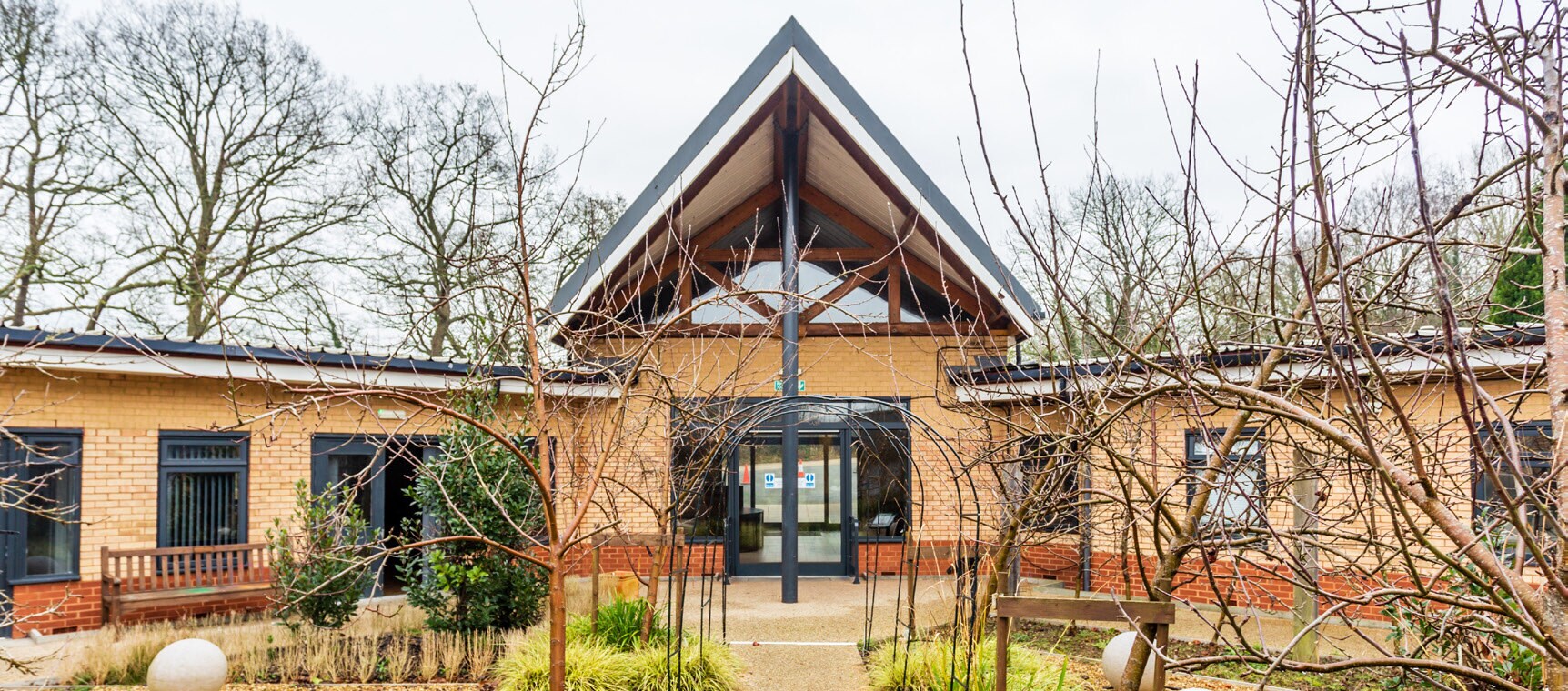 High Rd, Chigwell to rent Primary Photo- Image 1 of 8