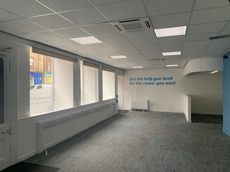 31-33 South St, Perth to rent - Building Photo - Image 3 of 8