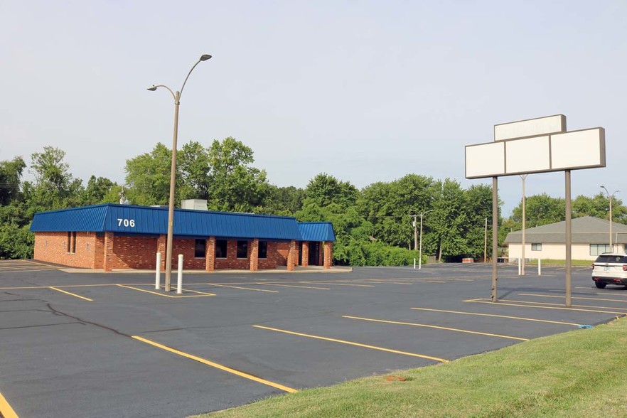 706 E Highway 50, O'Fallon, IL for sale - Building Photo - Image 1 of 1