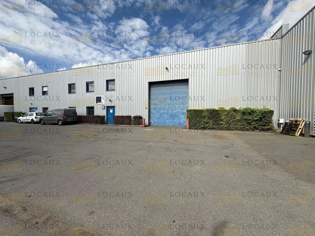 Location Local d'activités 680 m² - Photo 1