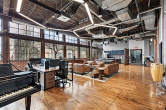 610 Elm St, McKinney, TX to rent Interior Photo- Image 2 of 3