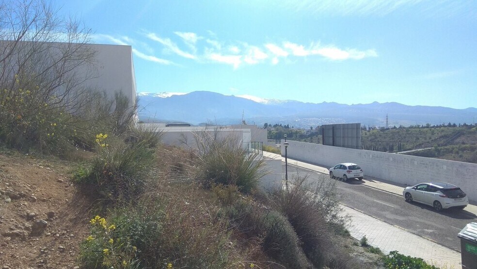 Calle Ojos del Salado, 2, Granada, Granada for sale - Building Photo - Image 2 of 4