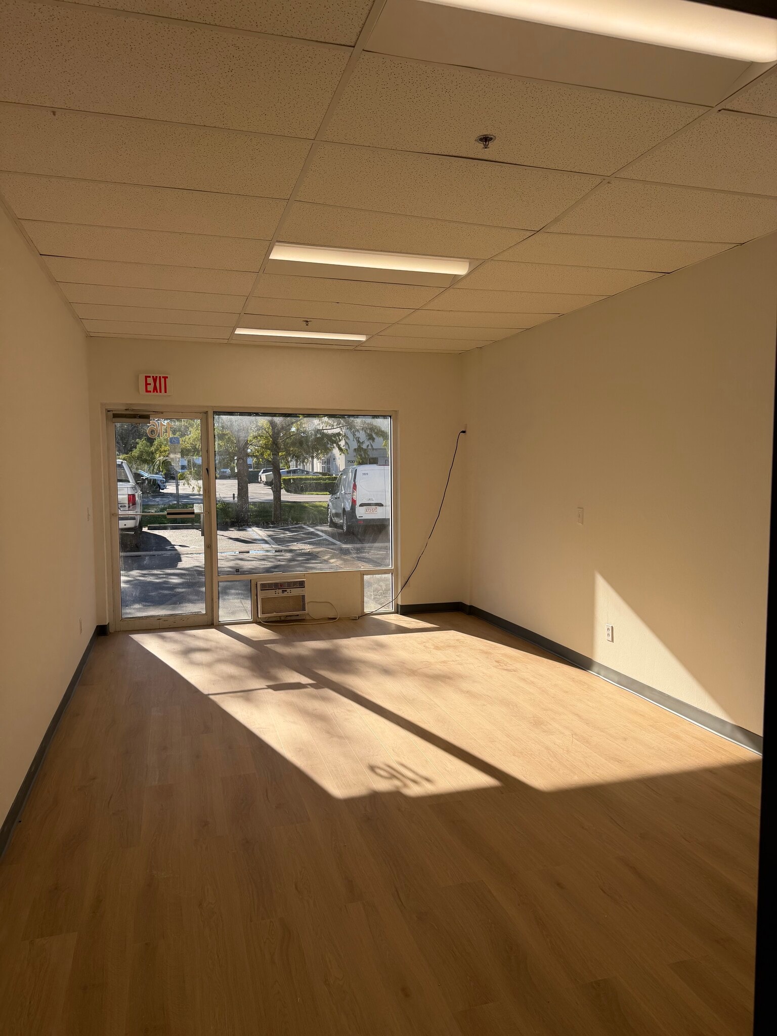 4110 Enterprise Ave, Naples, FL to rent Interior Photo- Image 1 of 8