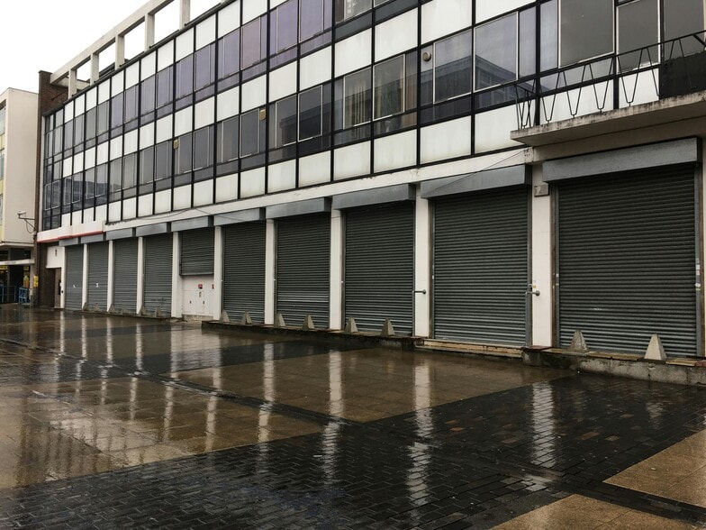 1 Stone Cross, Harlow to rent - Building Photo - Image 2 of 7