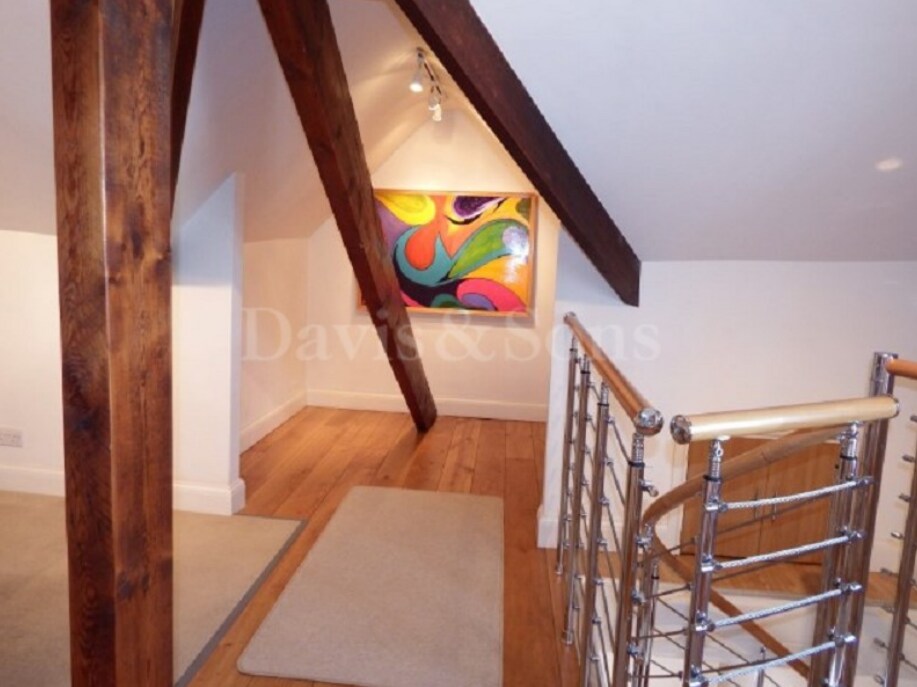 126 Caerleon Rd, Newport to rent Interior Photo- Image 1 of 3