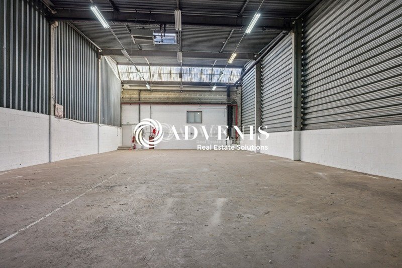 Light Industrial in Aulnay Sous Bois to rent - Interior Photo - Image 3 of 6