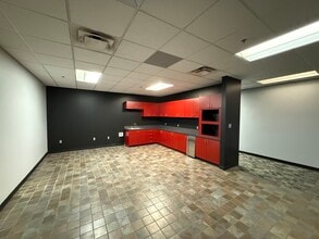 136 Fairview Rd, Mooresville, NC to rent Interior Photo- Image 2 of 10