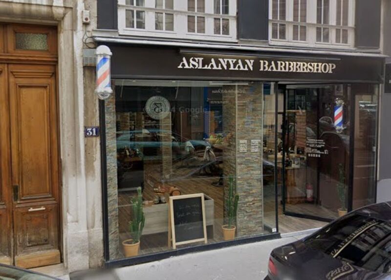 Retail in Lyon for sale Building Photo- Image 1 of 9