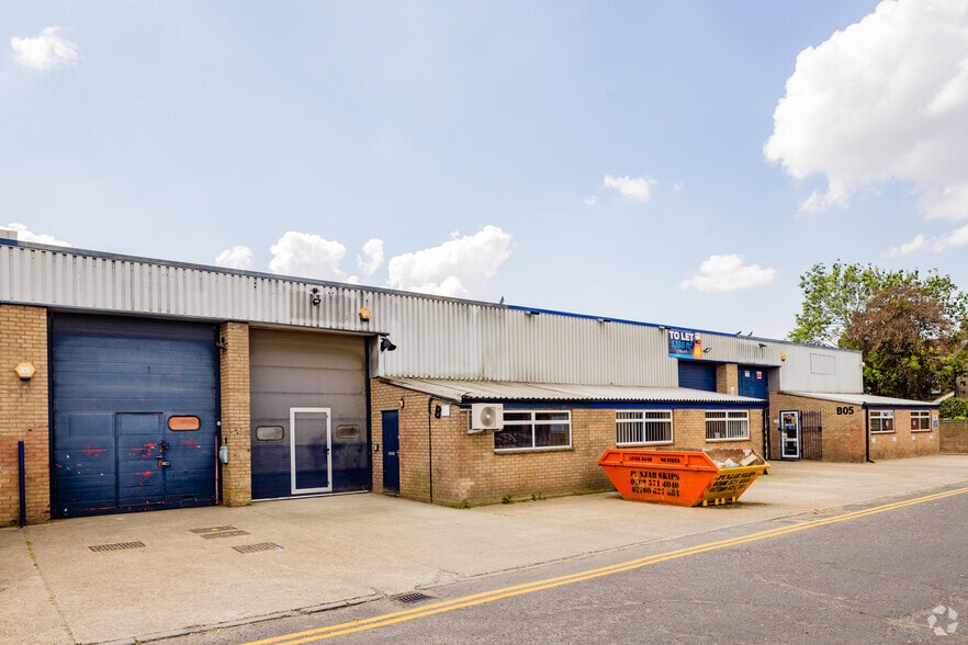 Bath Rd, Hounslow to rent - Building Photo - Image 3 of 5