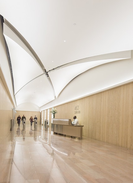 463 Seventh Ave, New York, NY to rent - Lobby - Image 2 of 6