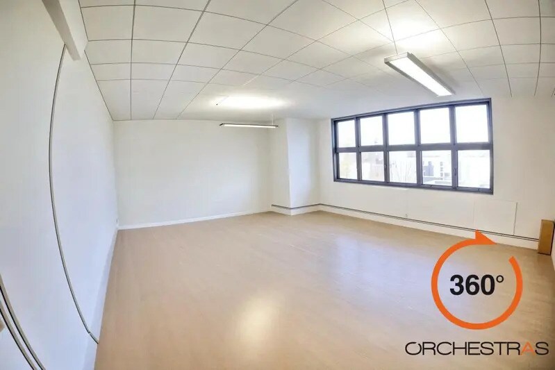 Office in Villiers-sur-Marne to rent - Building Photo - Image 2 of 10