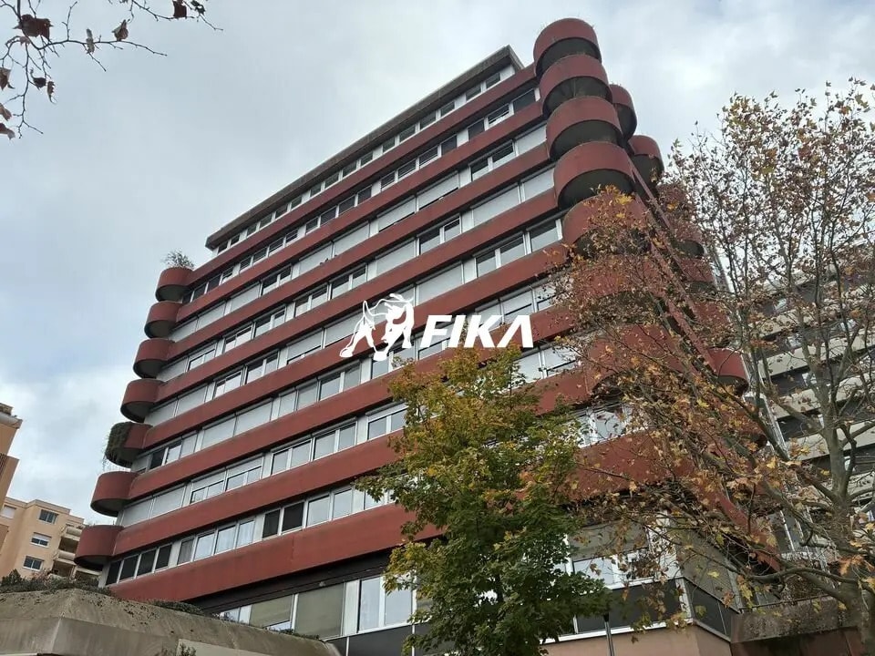 Vente Bureaux 275 m² - Photo 1