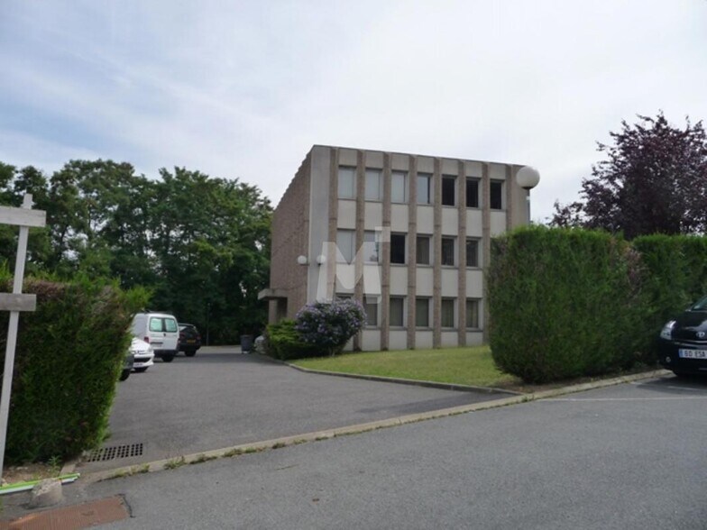 Office in Igny to rent - Building Photo - Image 2 of 8