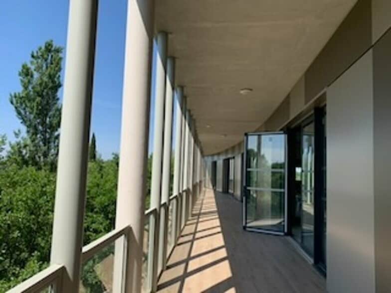 Office in Avignon for sale - Interior Photo - Image 1 of 8