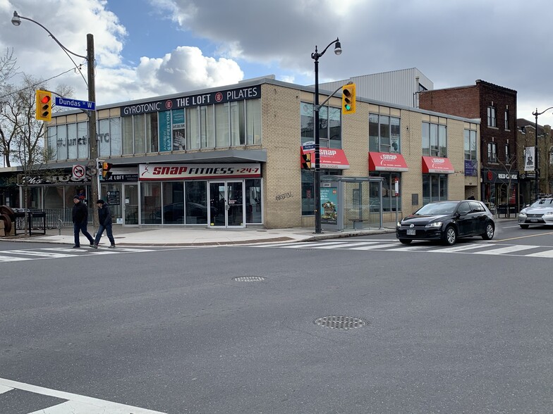 394-400 Pacific Ave, Toronto, ON for rent - Building Photo - Image 1 of 10