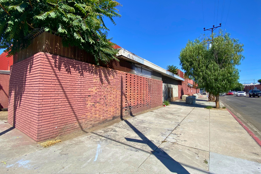 3221 S Hill St, Los Angeles, CA for rent - Building Photo - Image 1 of 5