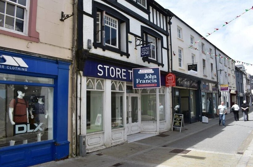 26 Bridge St, Haverfordwest for sale Building Photo- Image 1 of 1