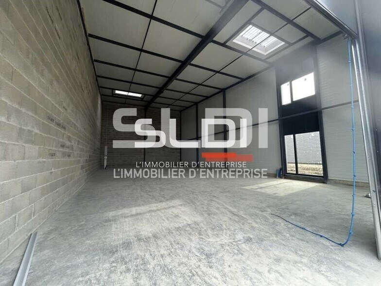Allée Des Peupliers, Trévoux for sale - Interior Photo - Image 2 of 9