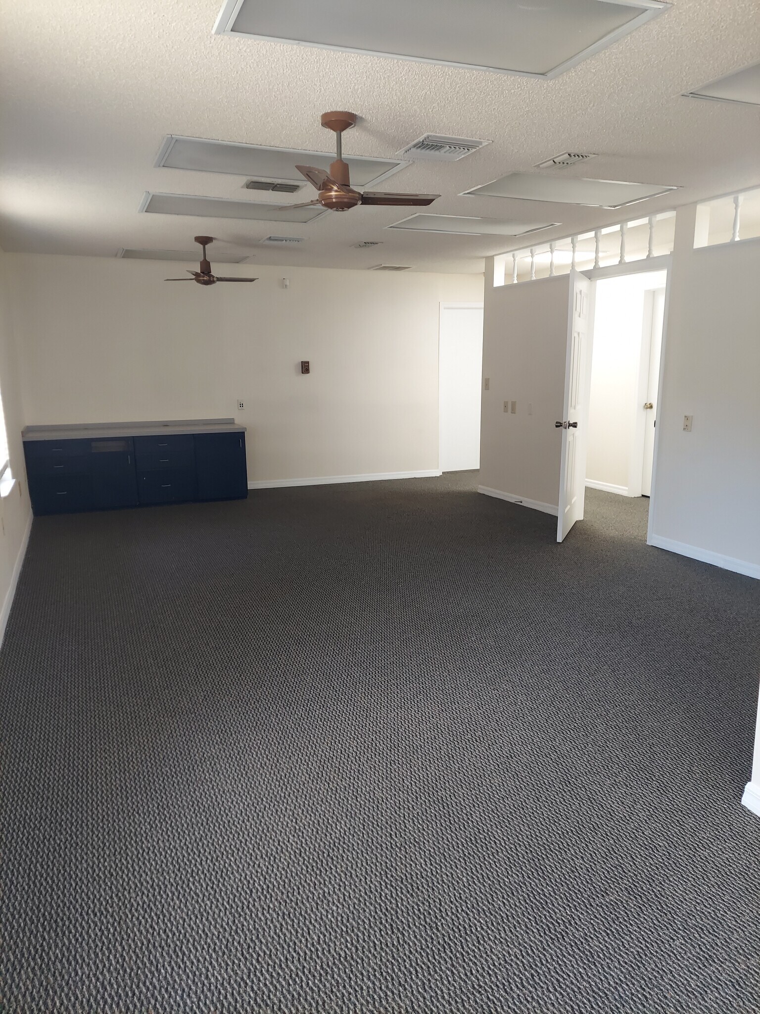 7510 Ridge Rd, Port Richey, FL to rent Building Photo- Image 1 of 5