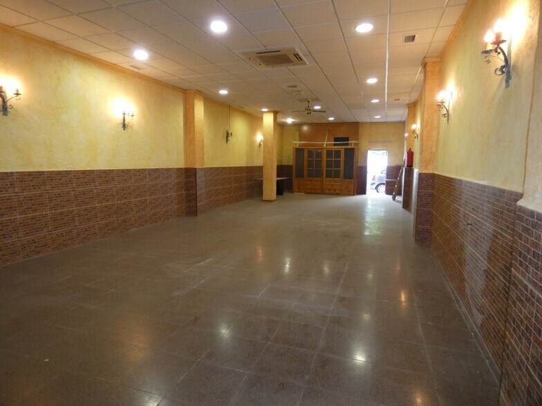 Retail in Molina de Segura, Murcia for sale - Interior Photo - Image 3 of 11