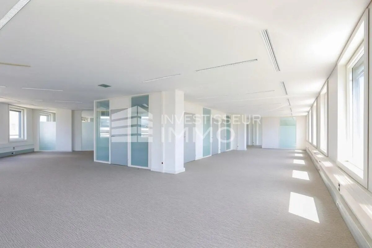 Office in Puteaux for sale Interior Photo- Image 1 of 3