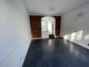 26 London Rd, St Albans to rent Interior Photo- Image 2 of 3