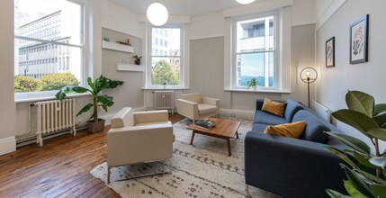 407-409 Oxford St, London to rent Interior Photo- Image 2 of 3