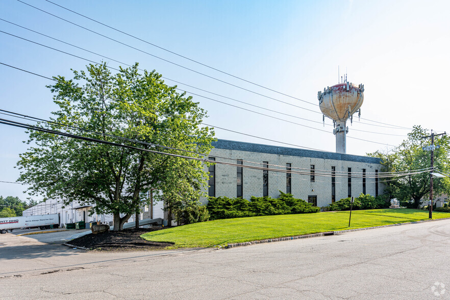 18 Commerce Rd, Fairfield, NJ for sale - Primary Photo - Image 1 of 1