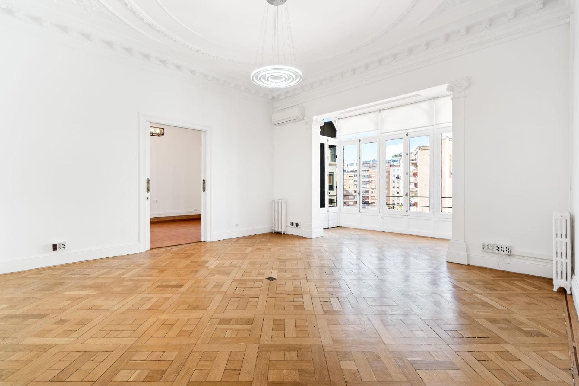 Office in Barcelona, Barcelona to rent Interior Photo- Image 1 of 23