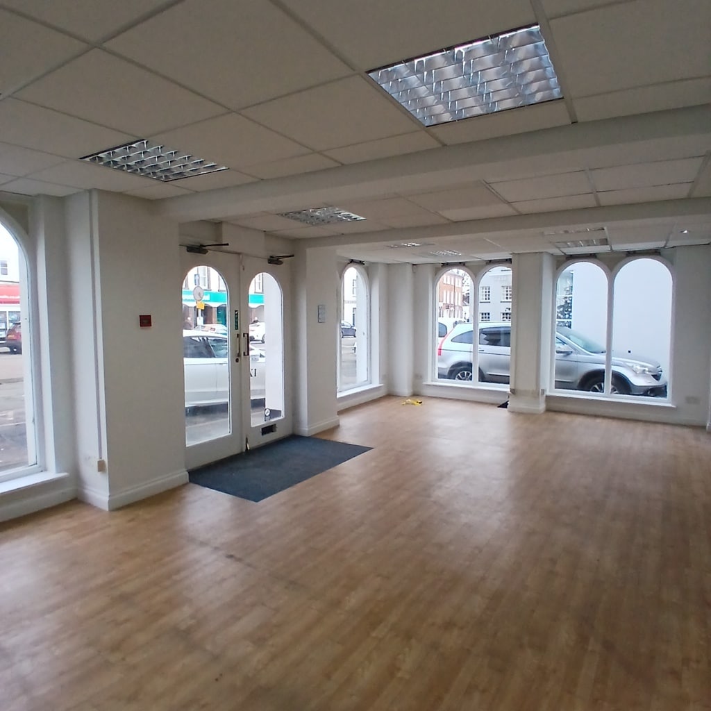 46-47 Market Sq, Bicester to rent Interior Photo- Image 1 of 8