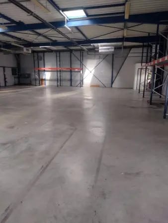 Vente Entrepôt 800 m² - Photo 1