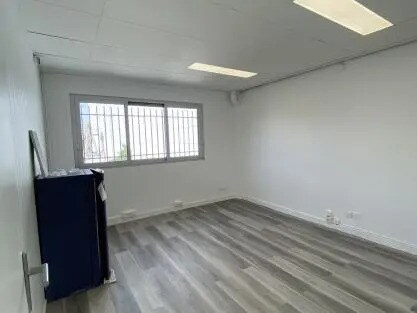 261 Rue De Rosny, Montreuil to rent - Building Photo - Image 3 of 7