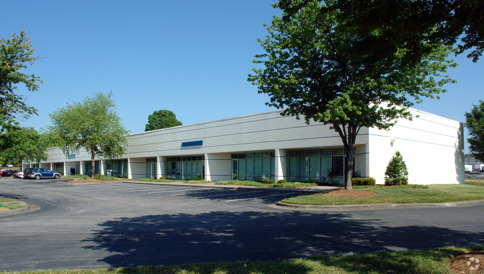 3909 Westpoint Blvd, Winston-Salem, NC for sale - Building Photo - Image 1 of 1