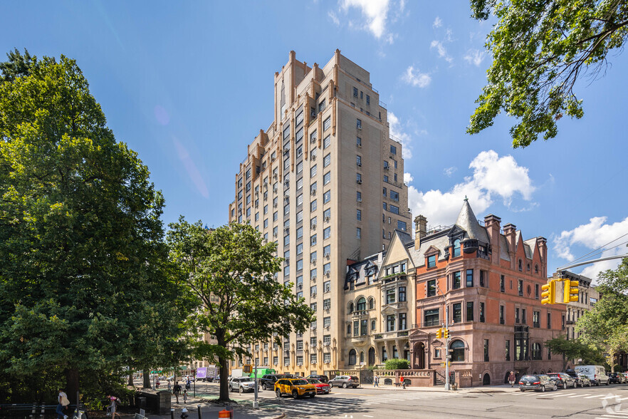 241 Central Park W, New York, NY for rent - Primary Photo - Image 1 of 6