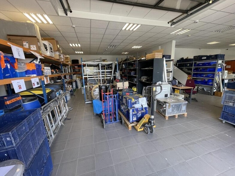 Office in Nanterre to rent - Building Photo - Image 3 of 30