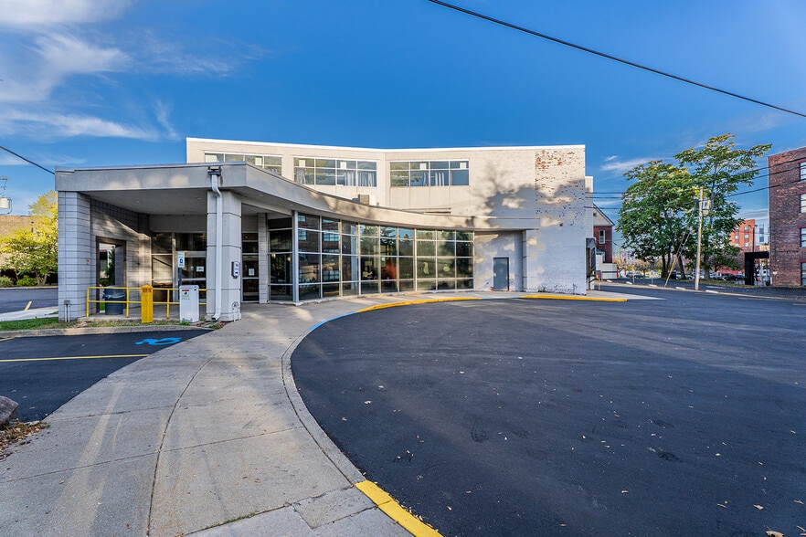 Downtown Buffalo Medical/Office Portfoli portfolio of 3 properties for sale on LoopNet.co.uk - Building Photo - Image 2 of 81