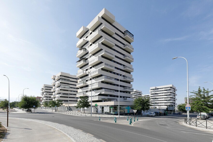 Avenida Federico García Lorca, Granada, Granada for sale - Building Photo - Image 2 of 20