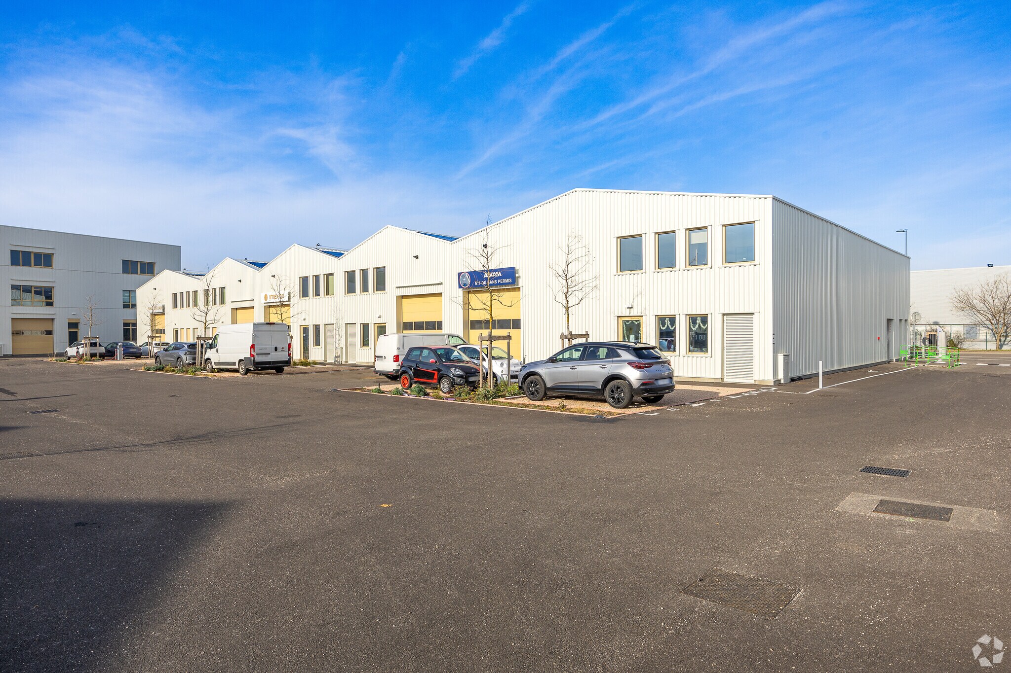 22 Rue Marius Grosso, Vaulx-en-Velin to rent Building Photo- Image 1 of 6