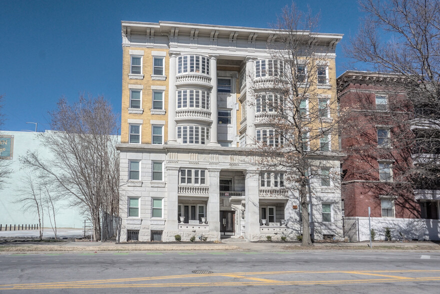 1110-1112 E Armour Blvd, Kansas City, MO for sale - Building Photo - Image 1 of 1