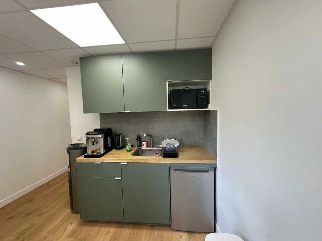 Location Bureaux 109 m² - Photo 1