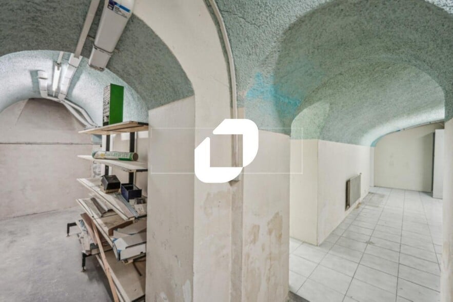 Office in Paris for sale - Interior Photo - Image 3 of 13
