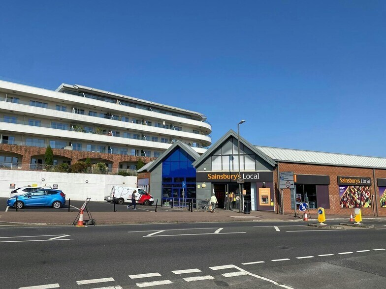 227-231 Torquay Rd, Paignton to rent - Building Photo - Image 3 of 3