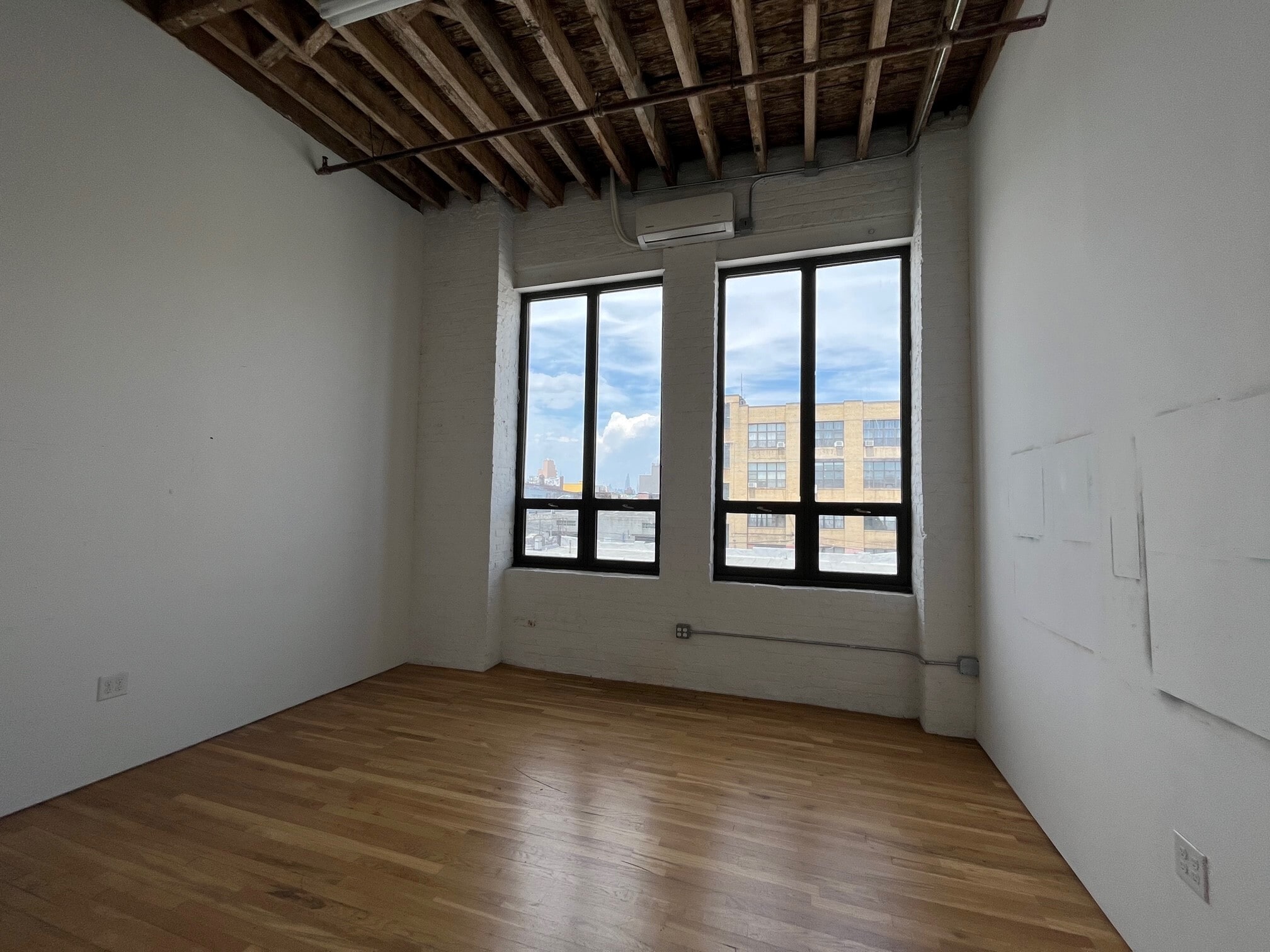 349-359 Scholes St, Brooklyn, NY to rent Interior Photo- Image 1 of 1