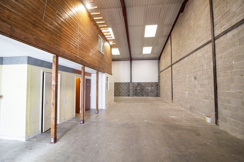 Victoria Rd, Feltham to rent - Interior Photo - Image 3 of 4