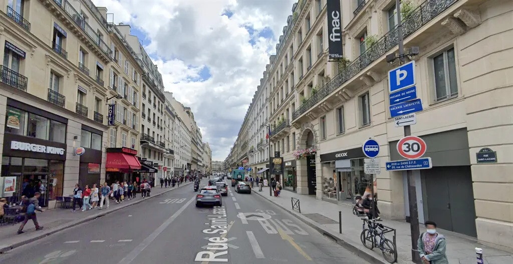 Location Commerce 683 m² - Photo 1