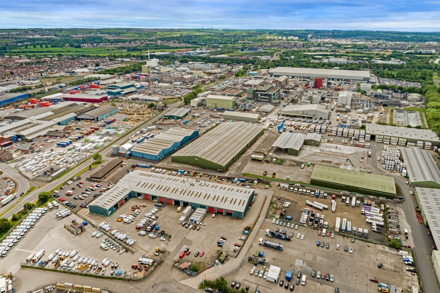Earls Rd, Grangemouth to rent - Building Photo - Image 3 of 7