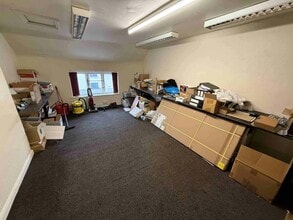 64 High St, Stone to rent Interior Photo- Image 2 of 2