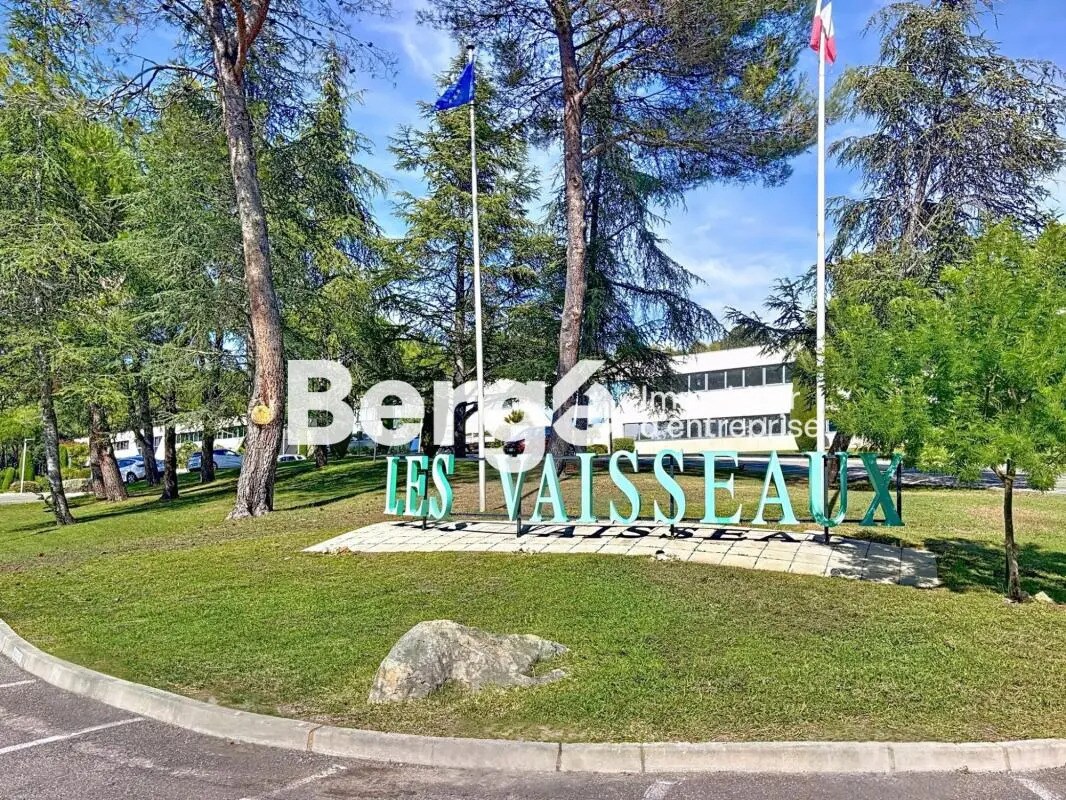 Office in SOPHIA ANTIPOLIS to rent Building Photo- Image 1 of 13