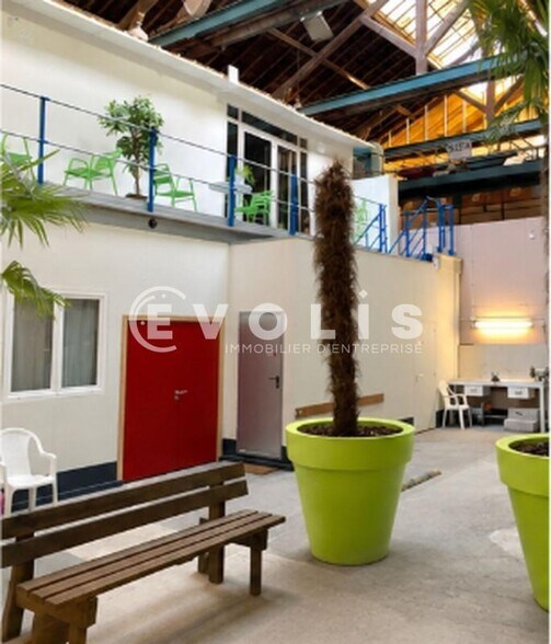 Light Industrial in Ivry-sur-Seine to rent - Interior Photo - Image 3 of 7
