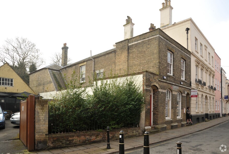 1 Castle St, Canterbury to rent - Building Photo - Image 2 of 2